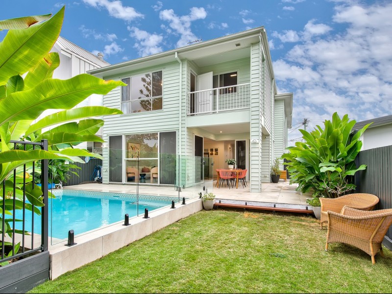 11 Agincourt Street, Grange QLD 4051