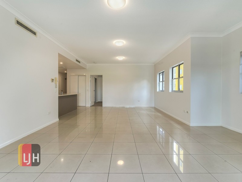 4/45 Playfield Street, Chermside QLD 4032