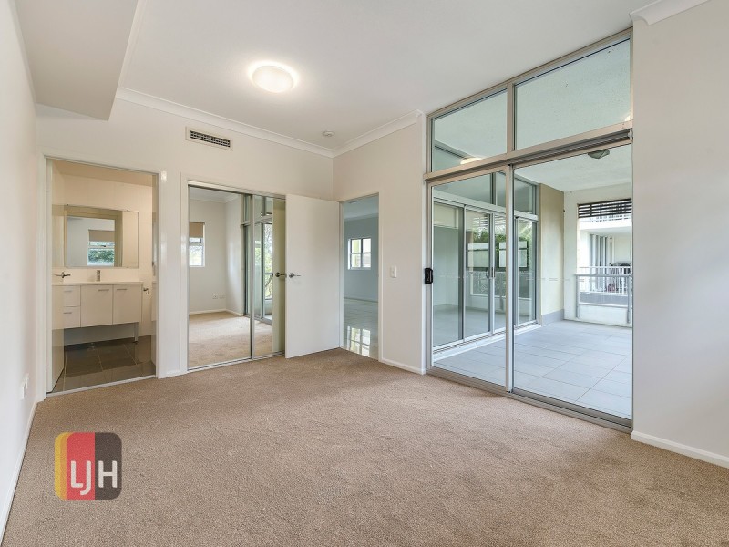 4/45 Playfield Street, Chermside QLD 4032