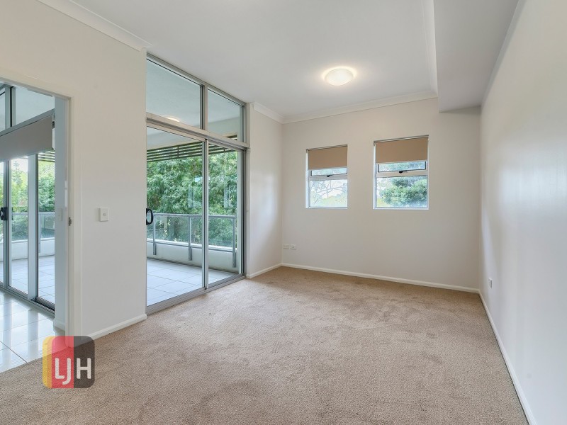 4/45 Playfield Street, Chermside QLD 4032