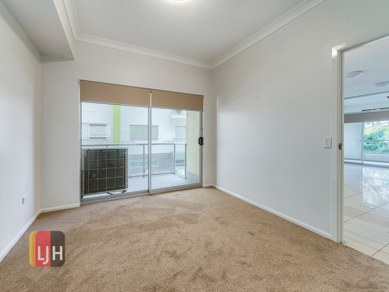 4/45 Playfield Street, Chermside QLD 4032
