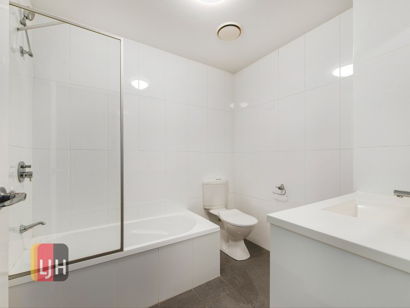 4/45 Playfield Street, Chermside QLD 4032