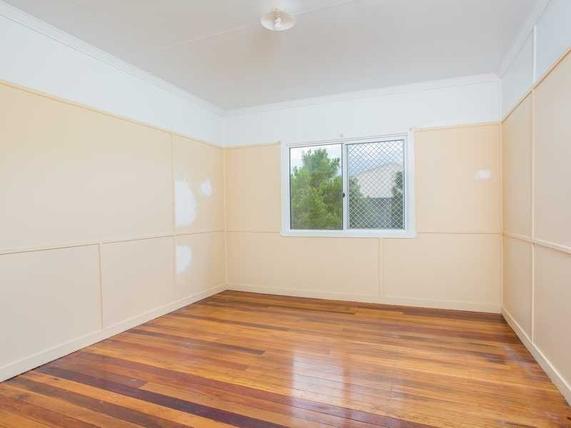 8 Castling Street, Stafford Heights QLD 4053