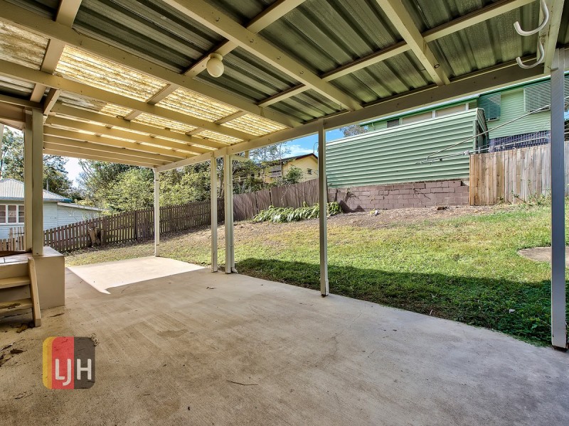 17 Koolewong Street, Stafford Heights QLD 4053