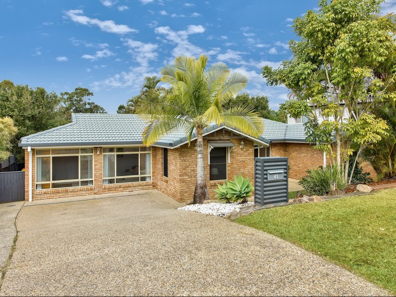 43 Hillenvale Avenue, Arana Hills QLD 4054