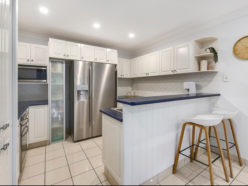 43 Hillenvale Avenue, Arana Hills QLD 4054