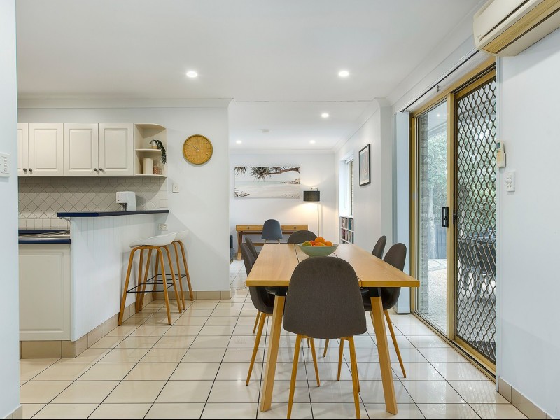 43 Hillenvale Avenue, Arana Hills QLD 4054