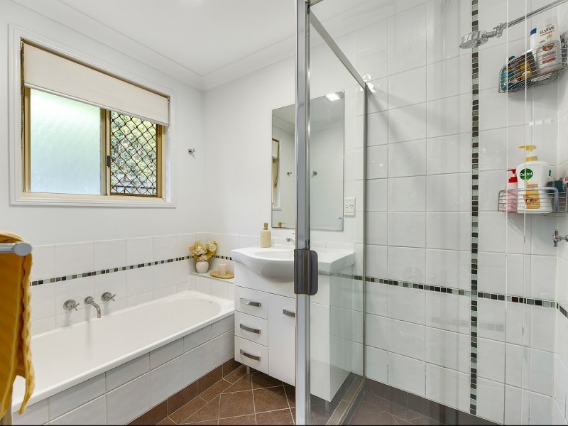 43 Hillenvale Avenue, Arana Hills QLD 4054