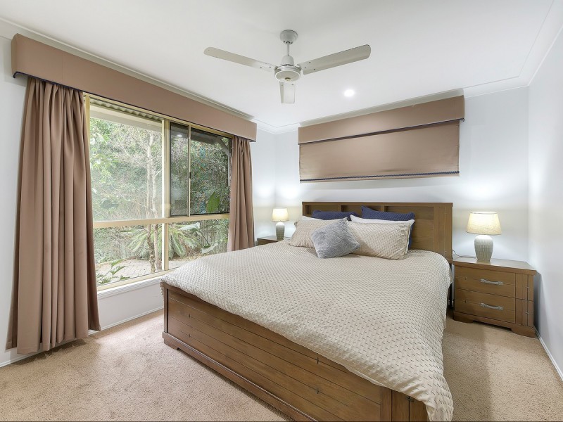 43 Hillenvale Avenue, Arana Hills QLD 4054