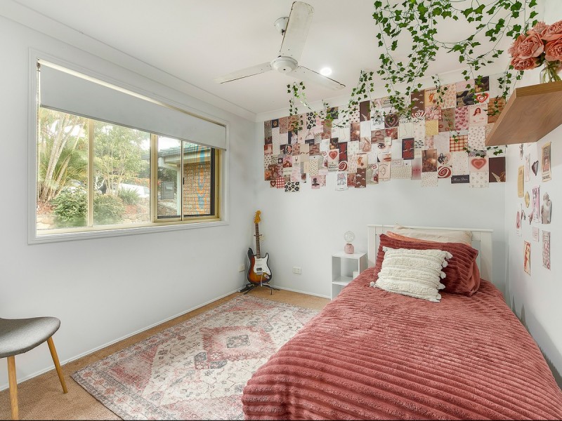 43 Hillenvale Avenue, Arana Hills QLD 4054