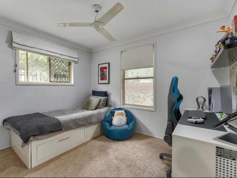 43 Hillenvale Avenue, Arana Hills QLD 4054