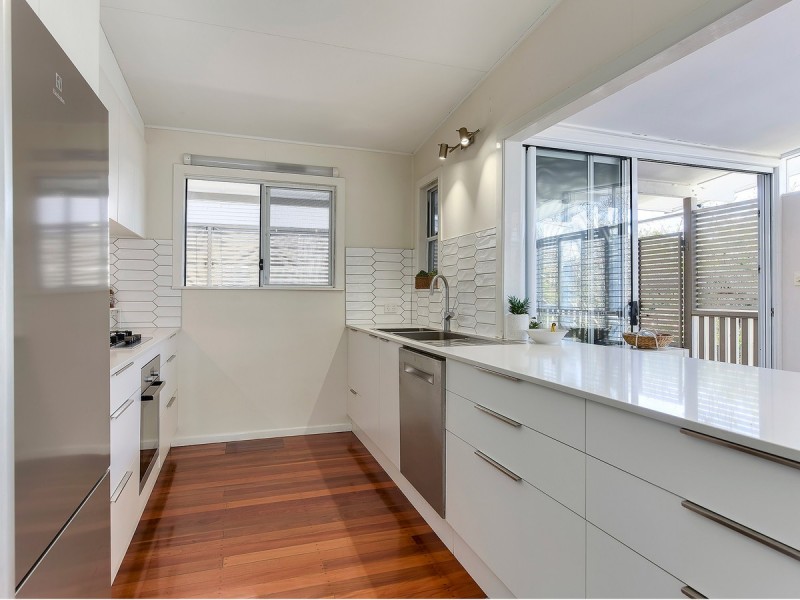 32 Amott Street, Stafford Heights QLD 4053