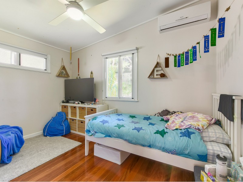 32 Amott Street, Stafford Heights QLD 4053