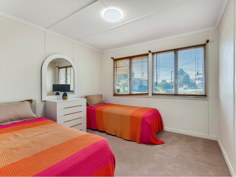 14 Burbank Street, Stafford Heights QLD 4053