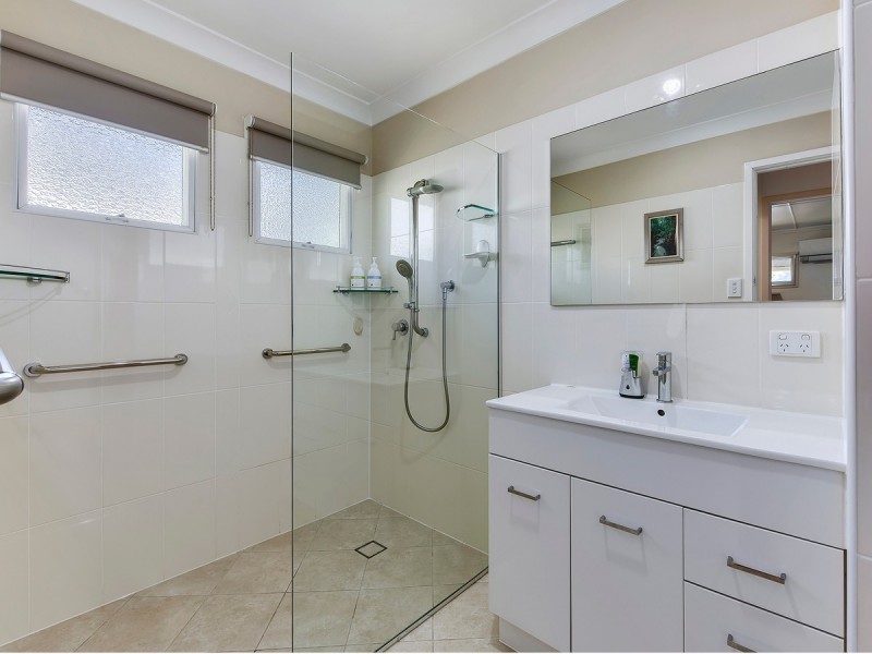 14 Burbank Street, Stafford Heights QLD 4053