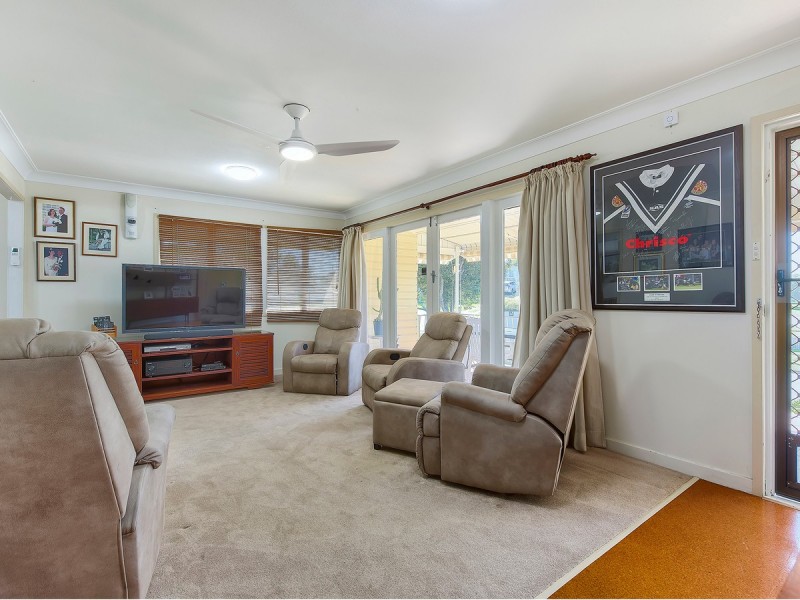 14 Burbank Street, Stafford Heights QLD 4053