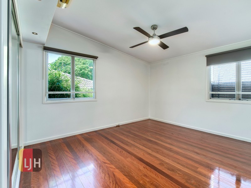 31 Amott Street, Stafford Heights QLD 4053