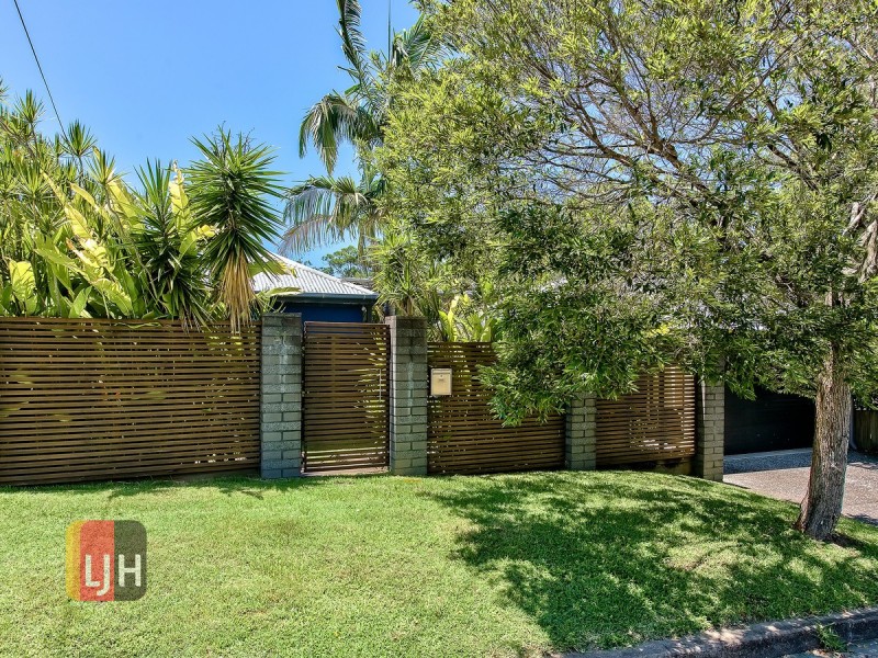 31 Amott Street, Stafford Heights QLD 4053