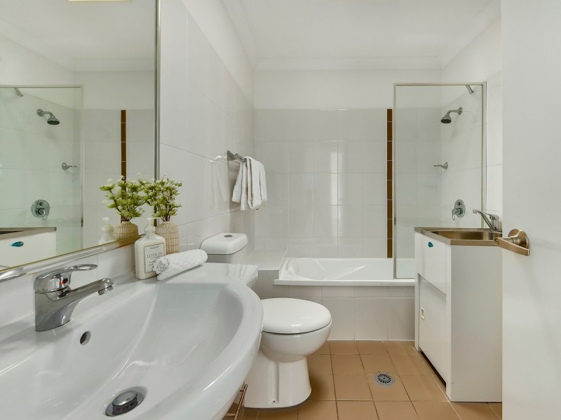 10/2A White Street, Everton Park QLD 4053