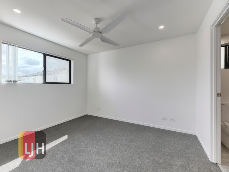2/27 Elwyn Street, Northgate QLD 4013