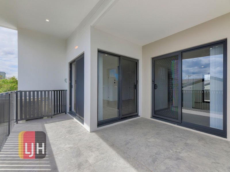 2/27 Elwyn Street, Northgate QLD 4013