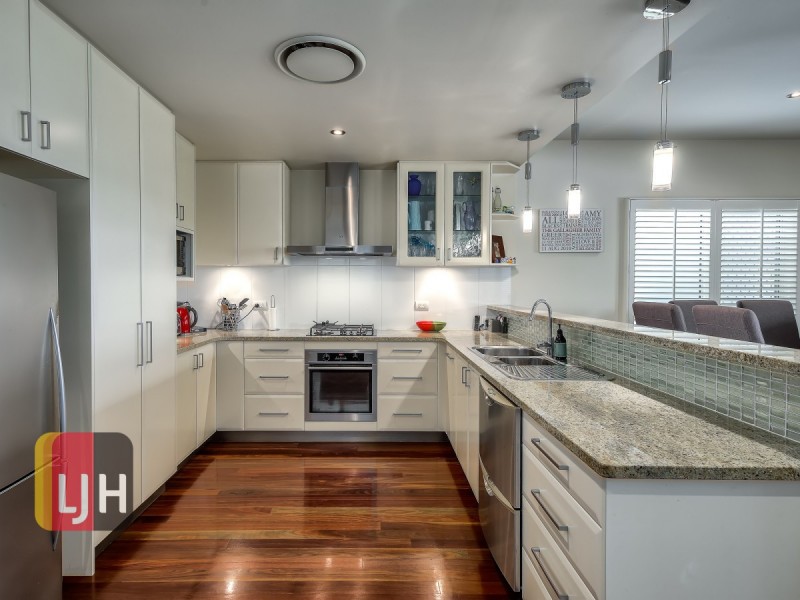 12 Eleventh Avenue, Kedron QLD 4031