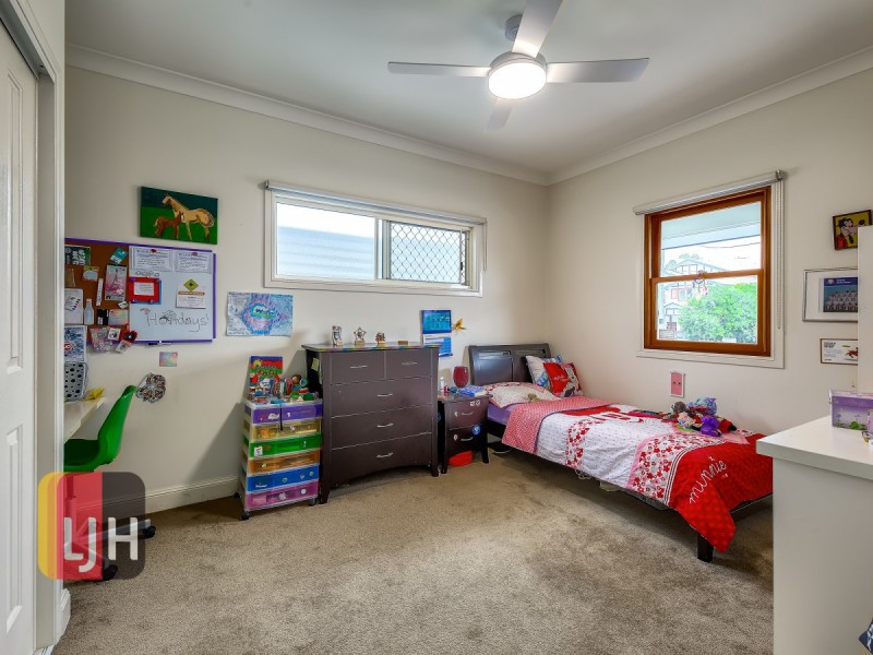 12 Eleventh Avenue, Kedron QLD 4031