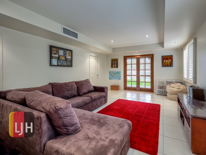 12 Eleventh Avenue, Kedron QLD 4031