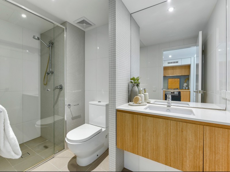 2204/118 Parkside Circuit, Hamilton QLD 4007