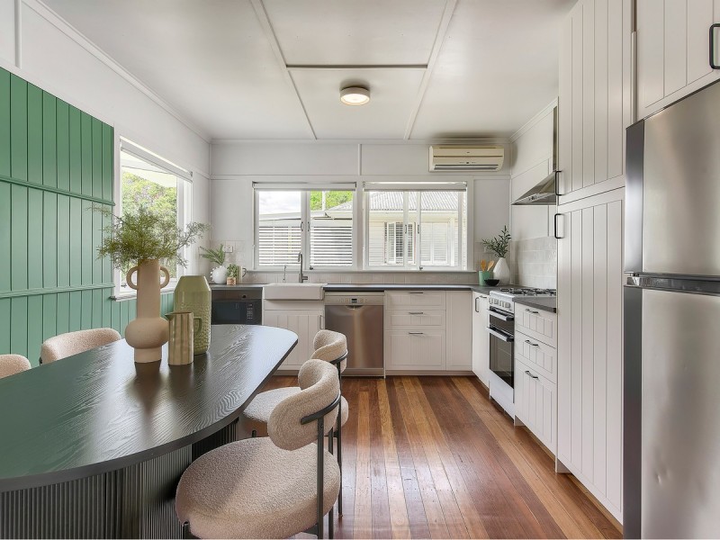 15 Allowrie Street, Stafford QLD 4053