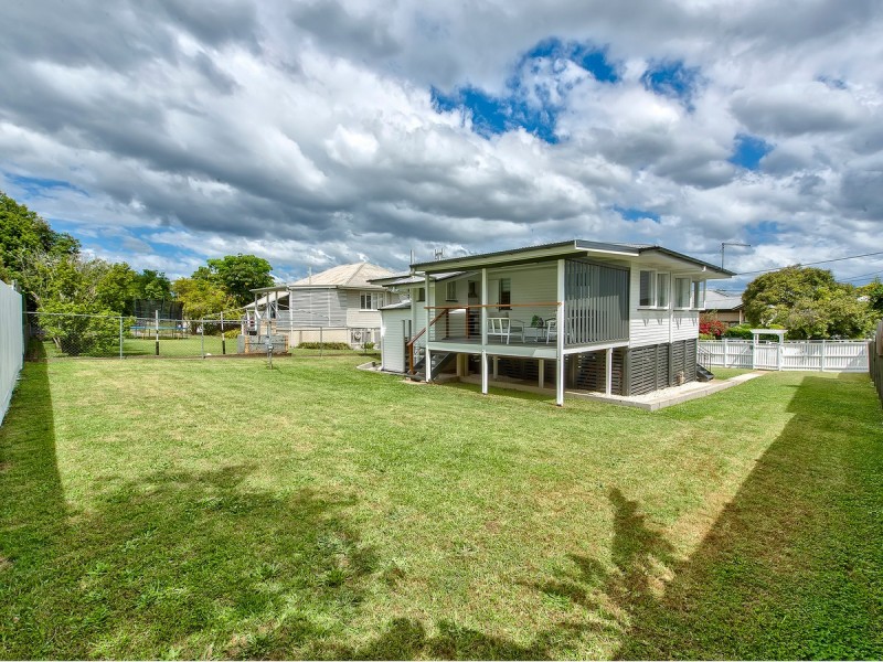 15 Allowrie Street, Stafford QLD 4053