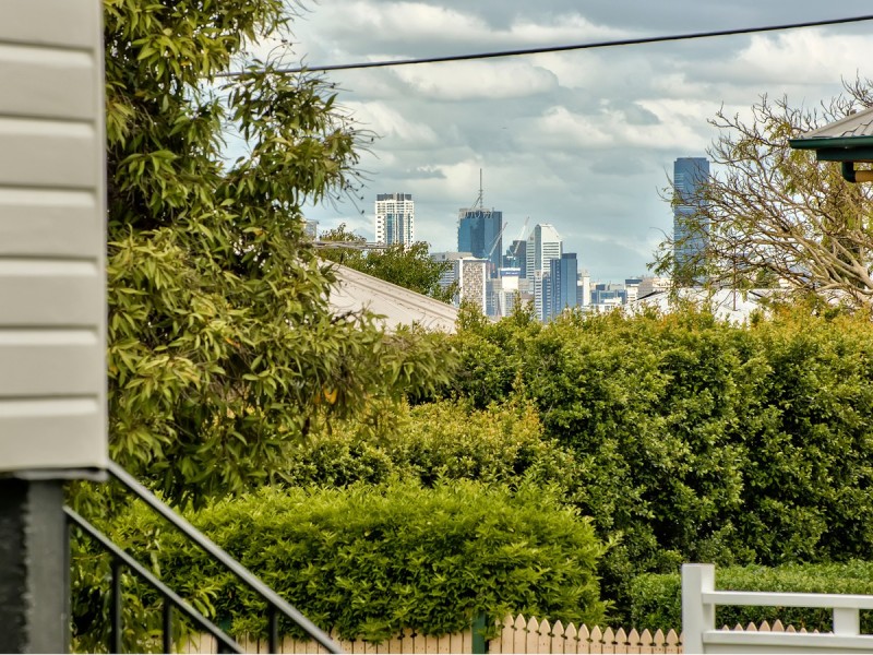 15 Allowrie Street, Stafford QLD 4053