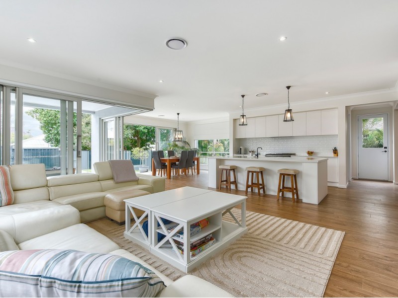 28 Handcroft Street, Wavell Heights QLD 4012