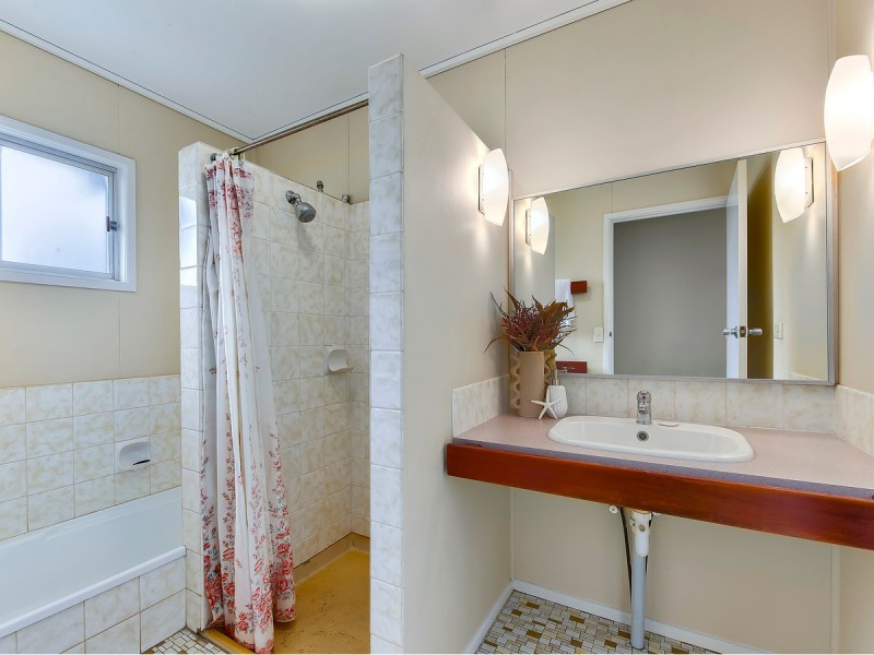 43 Landscape Street, Stafford Heights QLD 4053