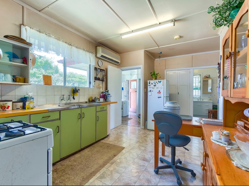 16 Brennan Street, Stafford QLD 4053