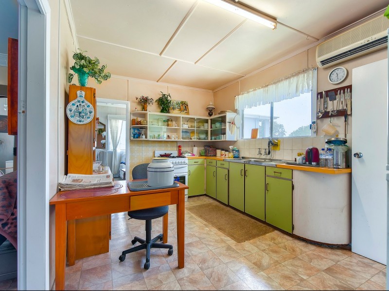 16 Brennan Street, Stafford QLD 4053