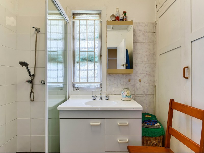 16 Brennan Street, Stafford QLD 4053