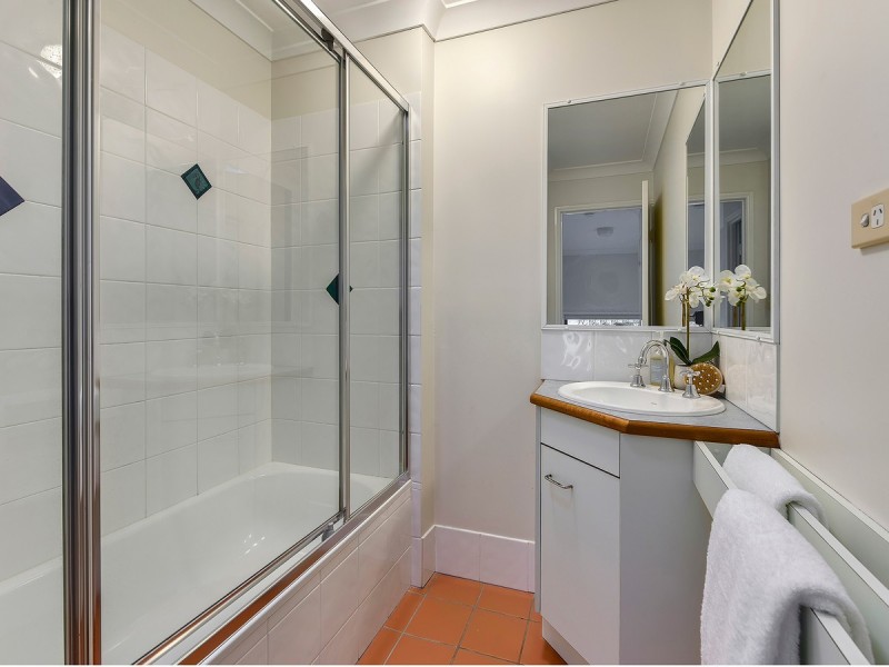 2/34 Parker Street, Newmarket QLD 4051