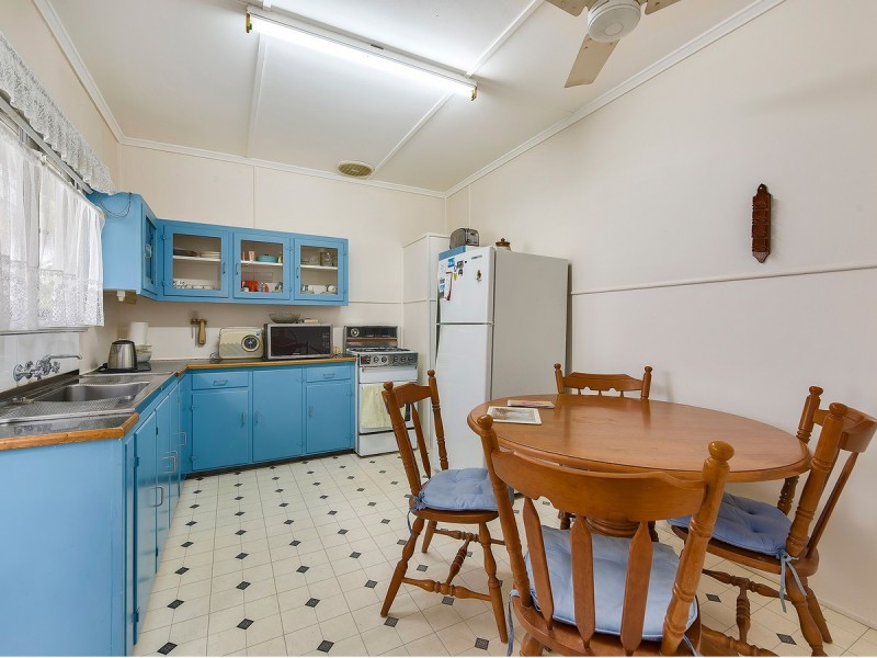 98 Pateena Street, Stafford QLD 4053