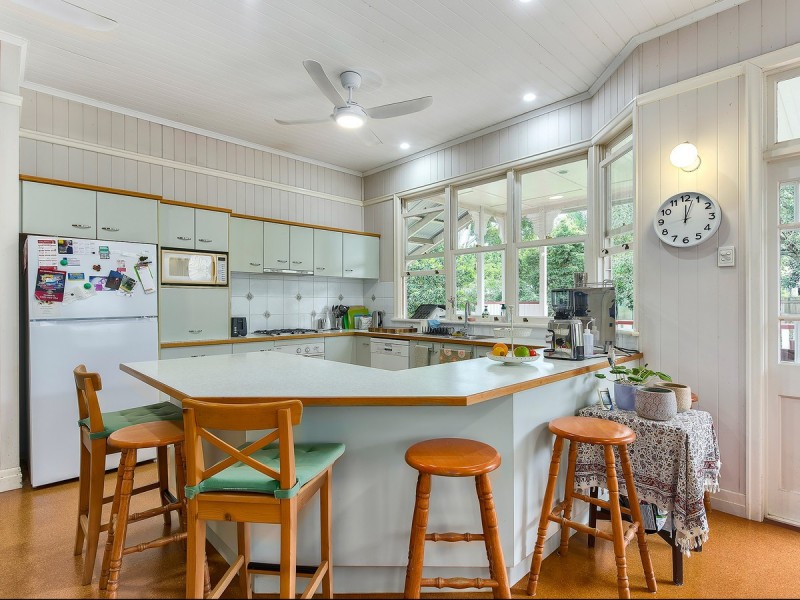 17 Myrtle Street, Grange QLD 4051