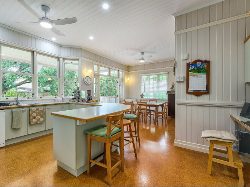 17 Myrtle Street, Grange QLD 4051