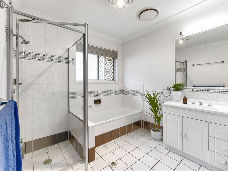 8 Augusta Court, Albany Creek QLD 4035