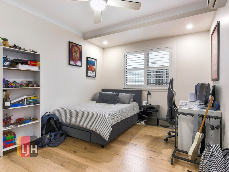 26 Twelfth Avenue, Kedron QLD 4031