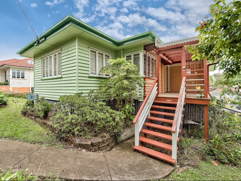 312 Webster Road, Stafford Heights QLD 4053