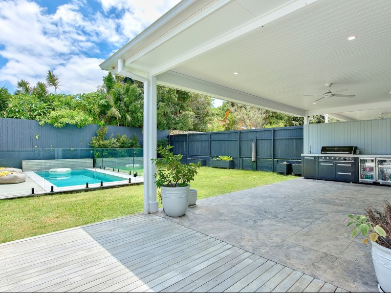 11 School Road, Stafford QLD 4053