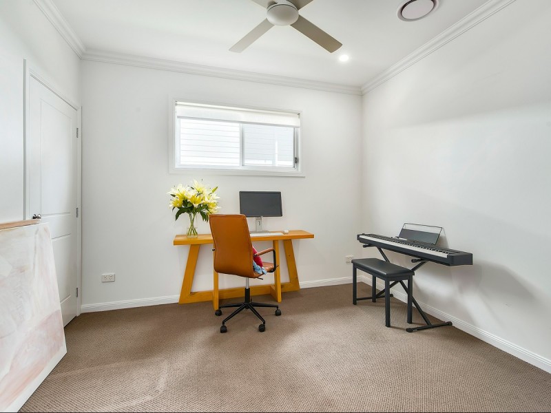 11 School Road, Stafford QLD 4053