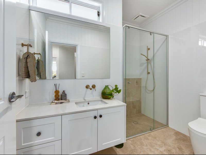 11 School Road, Stafford QLD 4053