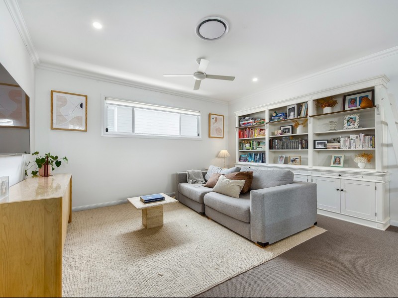 11 School Road, Stafford QLD 4053