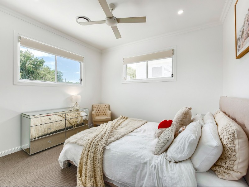 11 School Road, Stafford QLD 4053