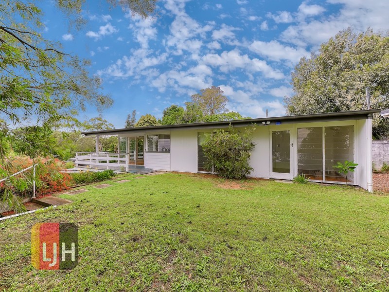 10 Sarina Street, Stafford Heights QLD 4053